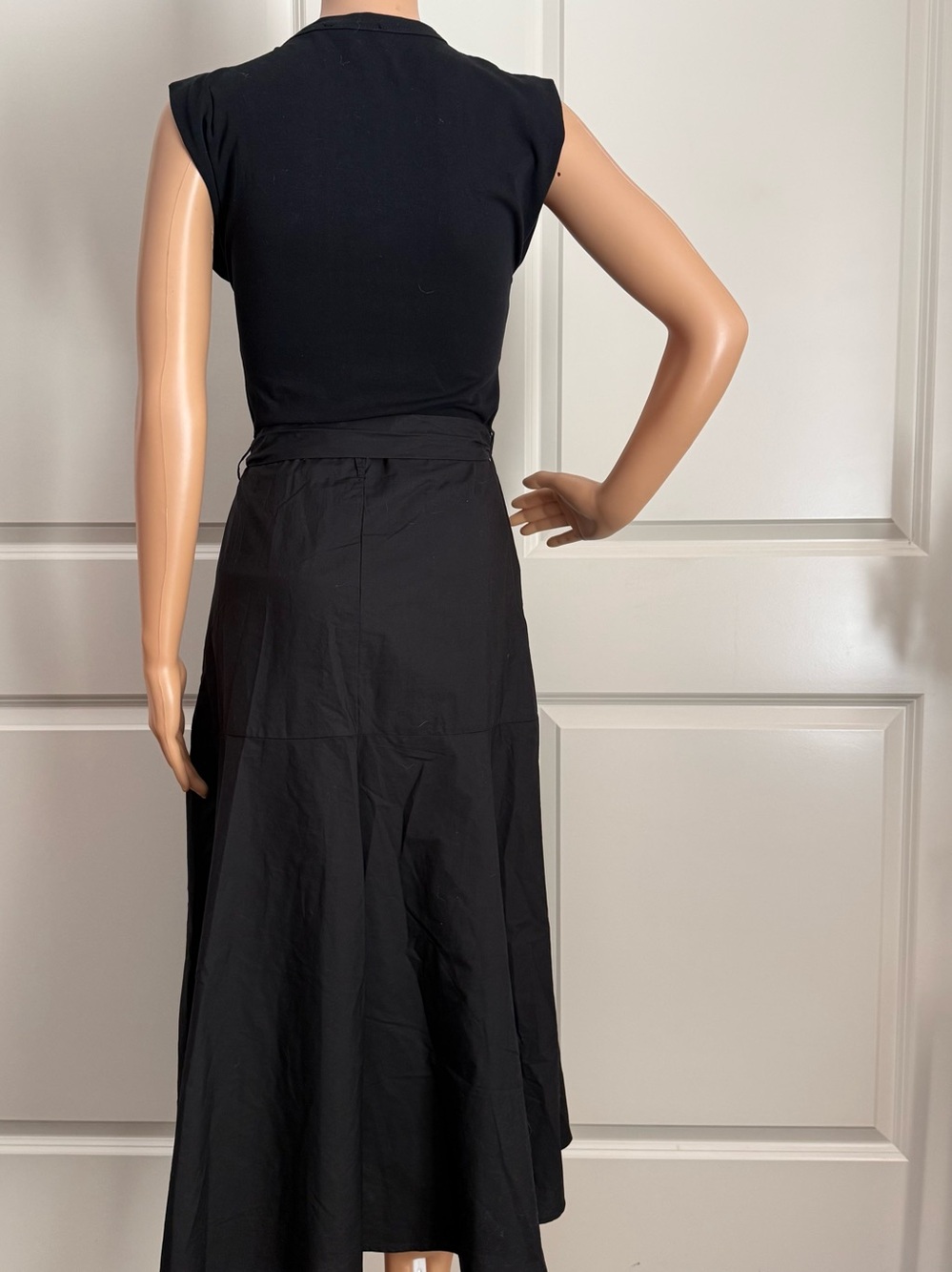 New Zara Sleeveless Black Midi Dress with Side Buckle - Picture 9 of 9